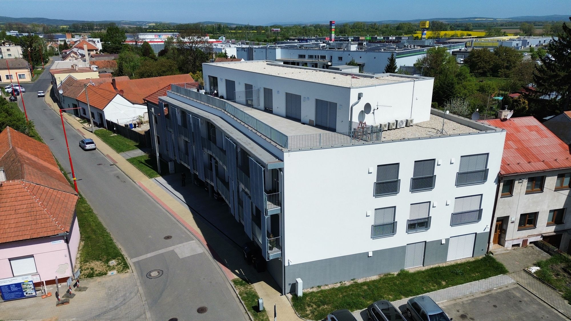dji_fly_20260428_121320_384_1777371211068_photo_optimized